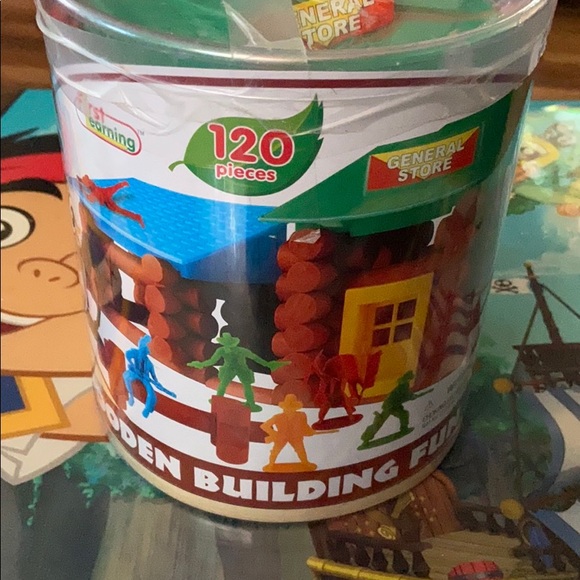 Wooden building fun set - Picture 1 of 4